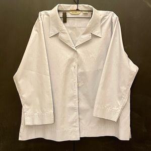 Eddie Bauer Women’s Button Down in Powder Blue. Size Tall XL